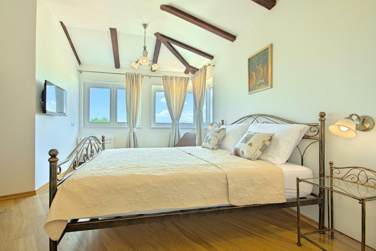 Villa Vespera Rosini ภายนอก รูปภาพ