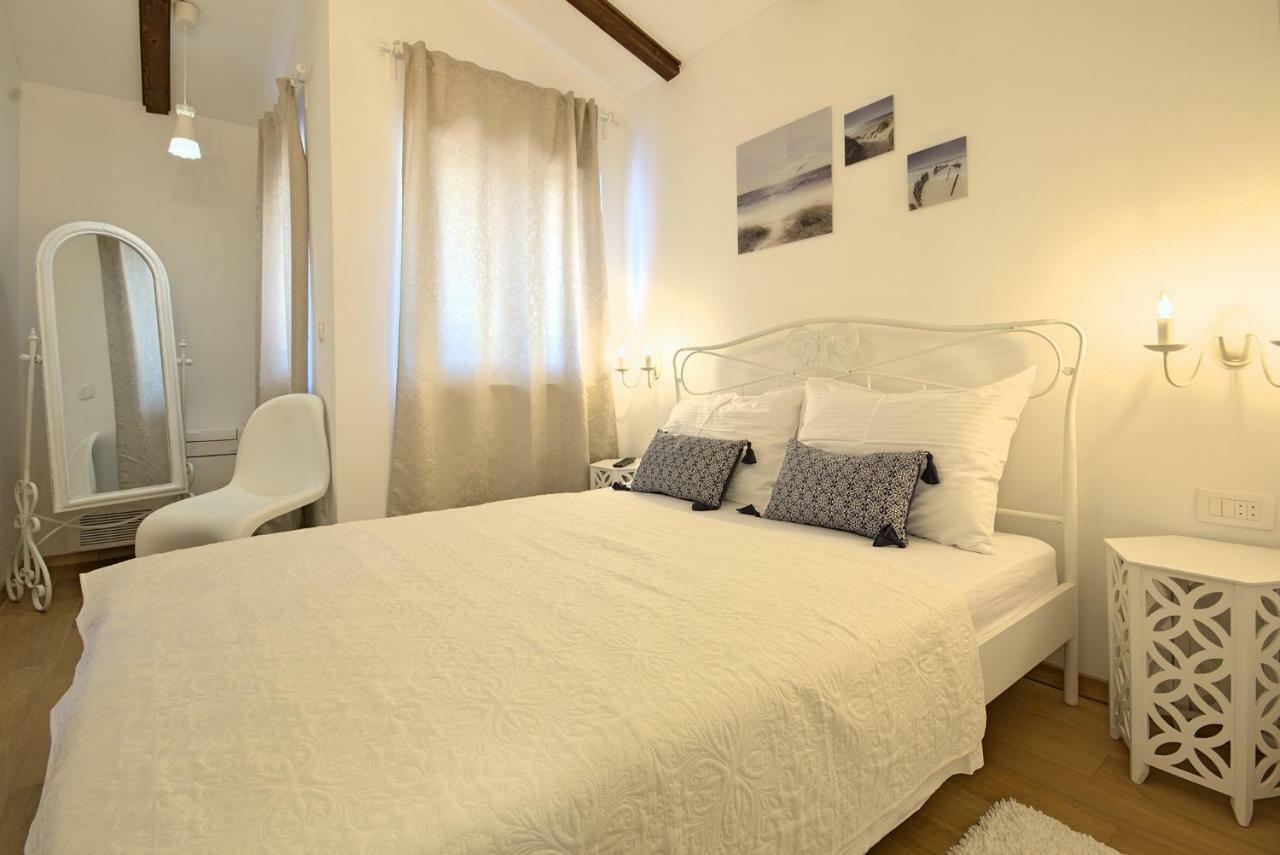 Villa Vespera Rosini ภายนอก รูปภาพ