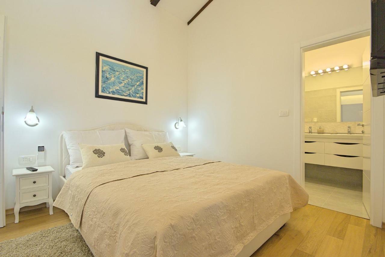Villa Vespera Rosini ภายนอก รูปภาพ