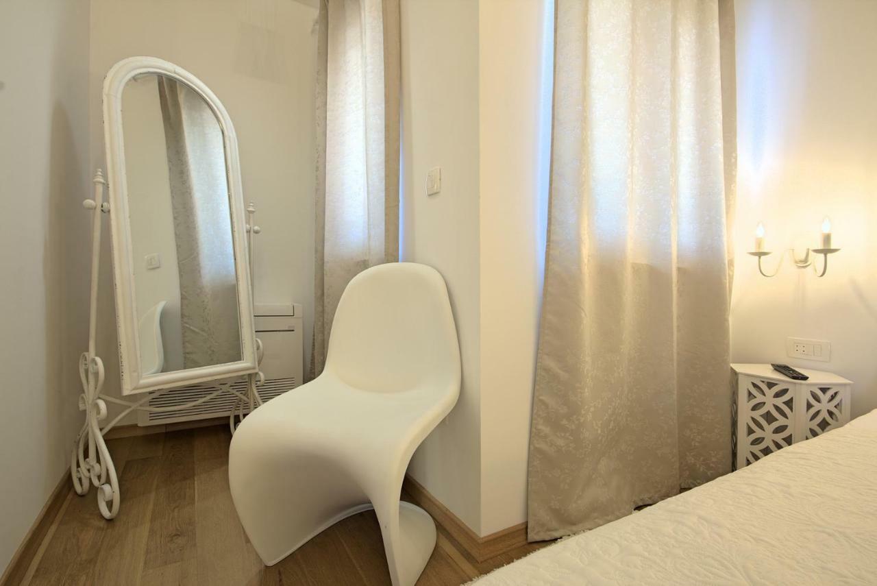 Villa Vespera Rosini ภายนอก รูปภาพ