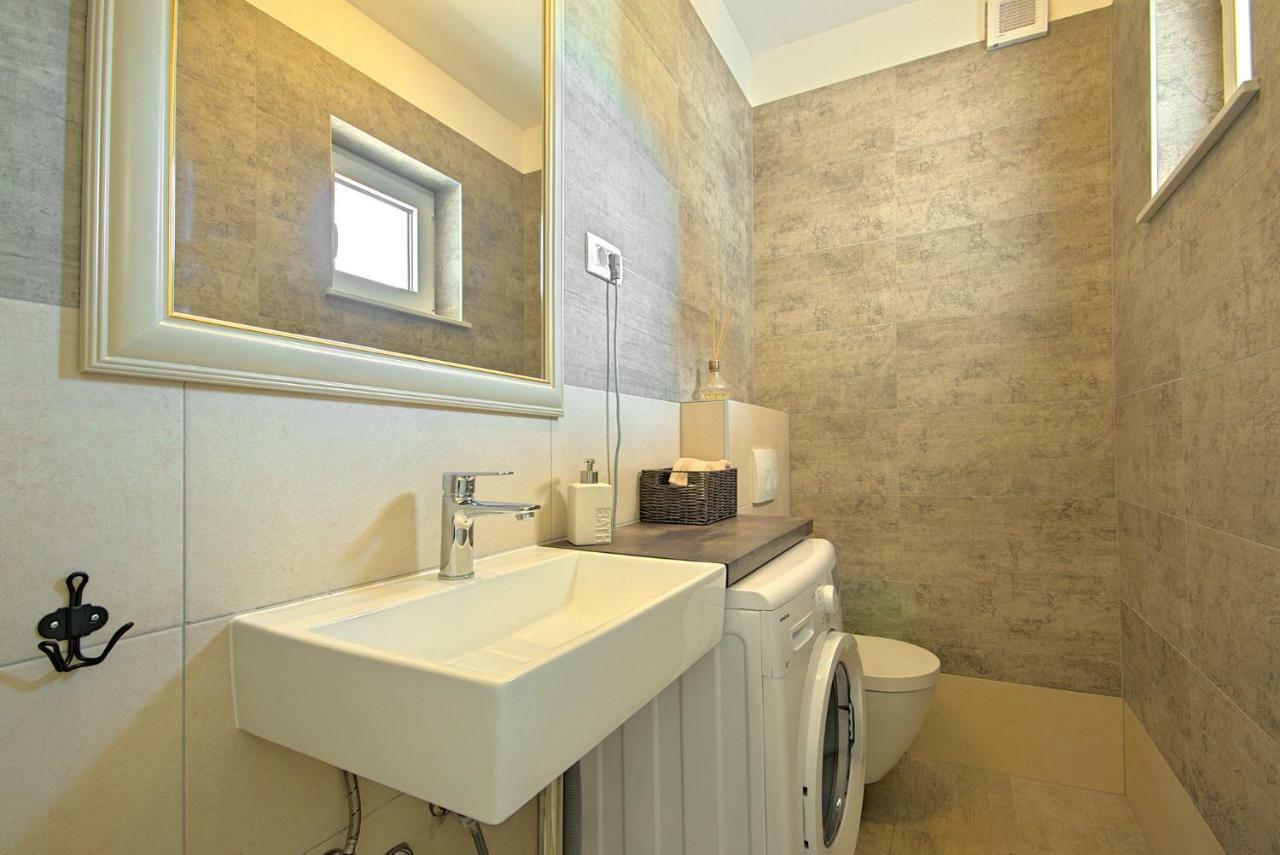 Villa Vespera Rosini ภายนอก รูปภาพ