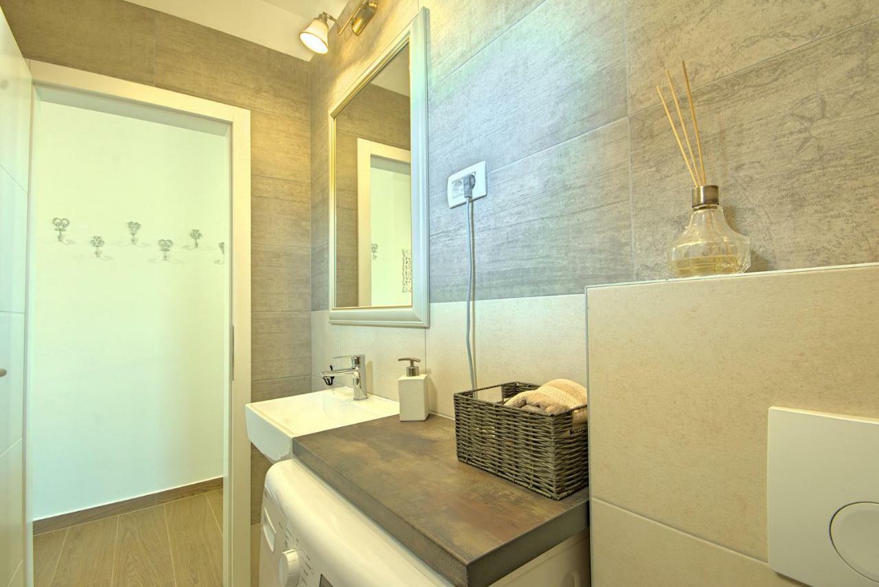 Villa Vespera Rosini ภายนอก รูปภาพ