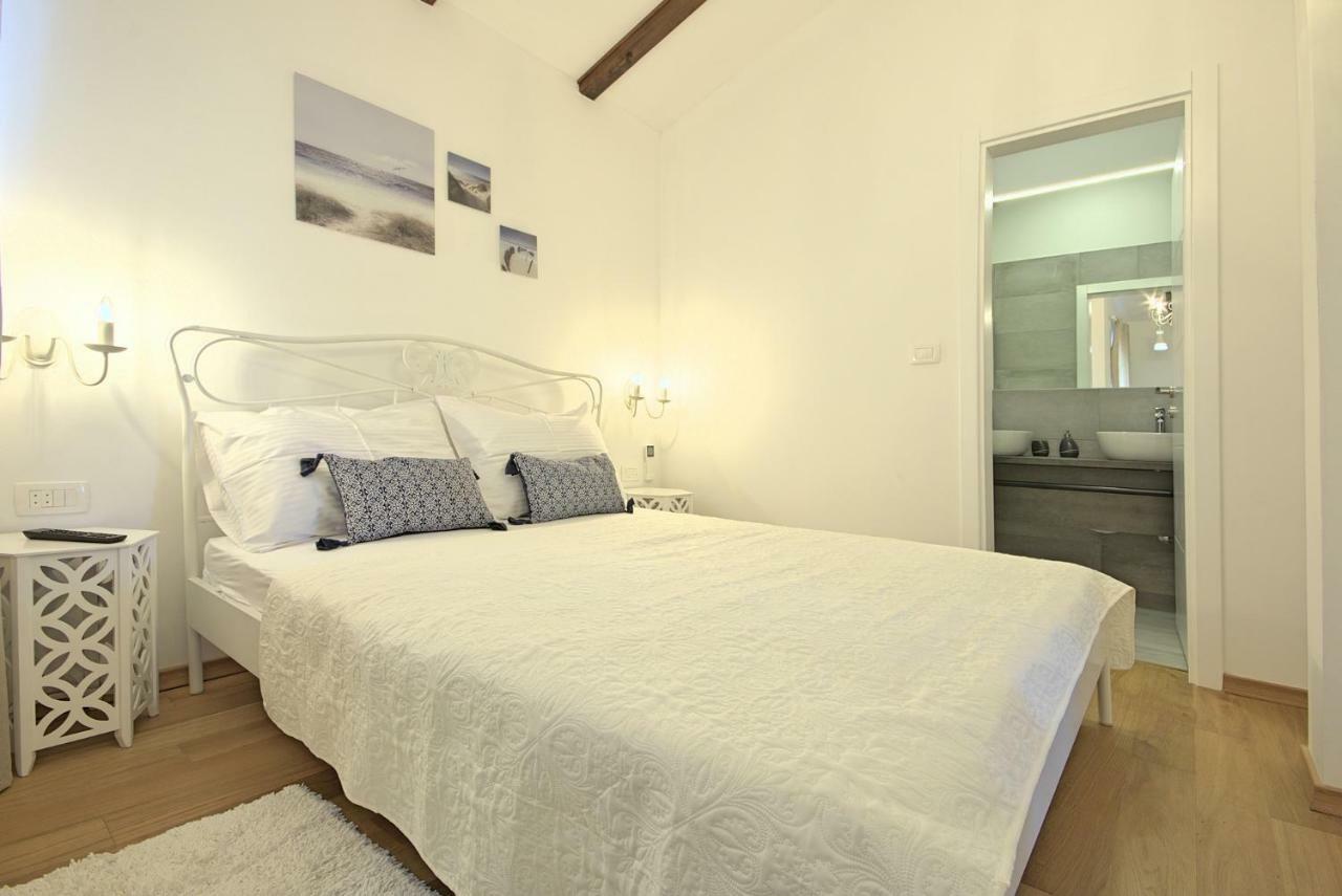 Villa Vespera Rosini ภายนอก รูปภาพ